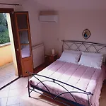 Chiara's Flat 拉亚蒂科