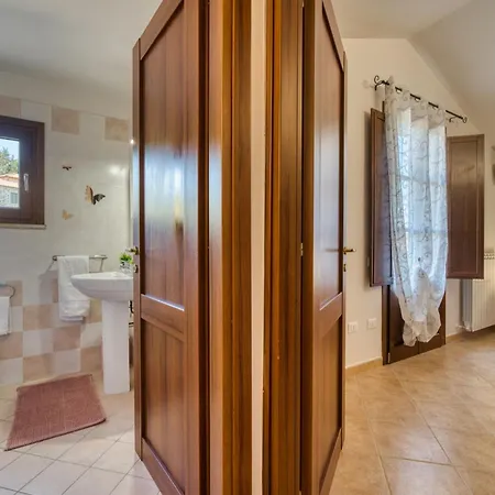 Chiara's Flat * Lajatico