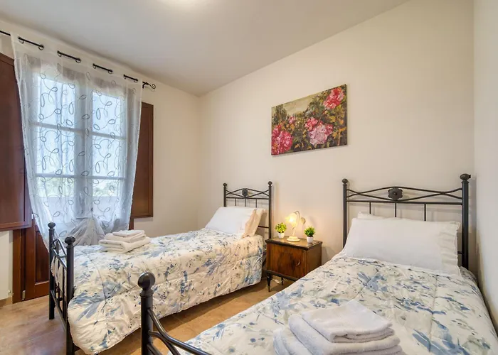 Chiara's Flat דירה לייטיקו